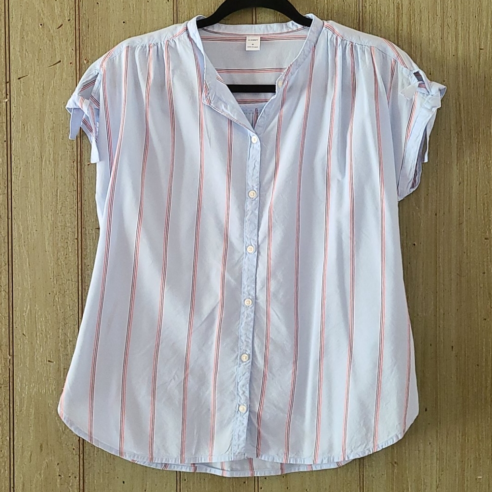 ❤️Old Navy Button Down shoulder tie blouse
